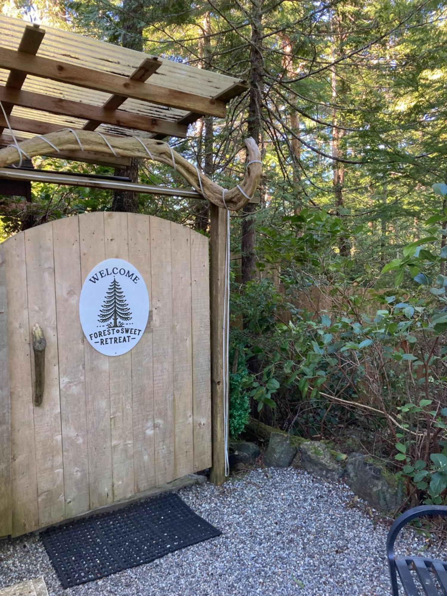 Forest Sweet Retreat Hot Tub & Wood Fired Sauna Юклулет Экстерьер фото